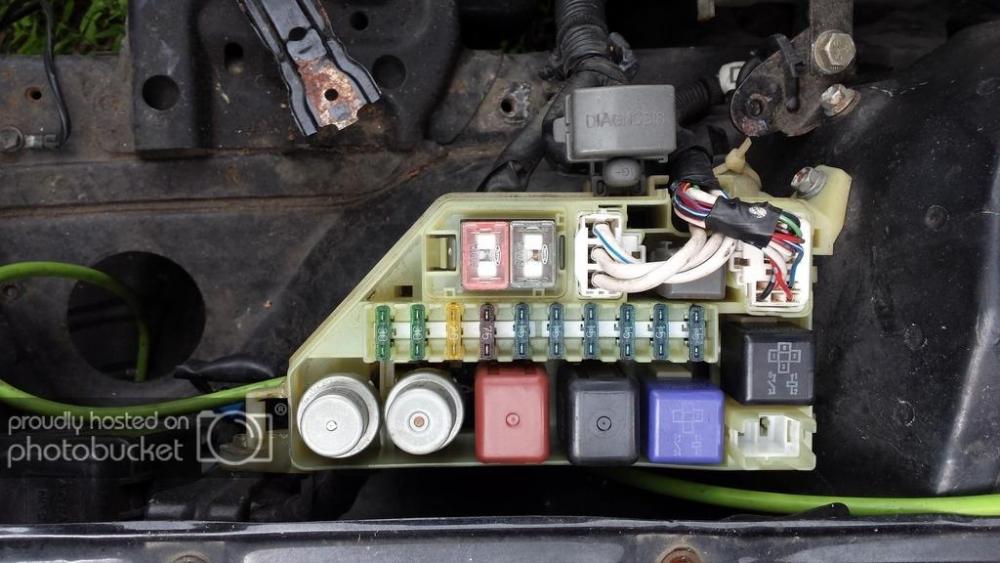 Starlet fuse box.jpg