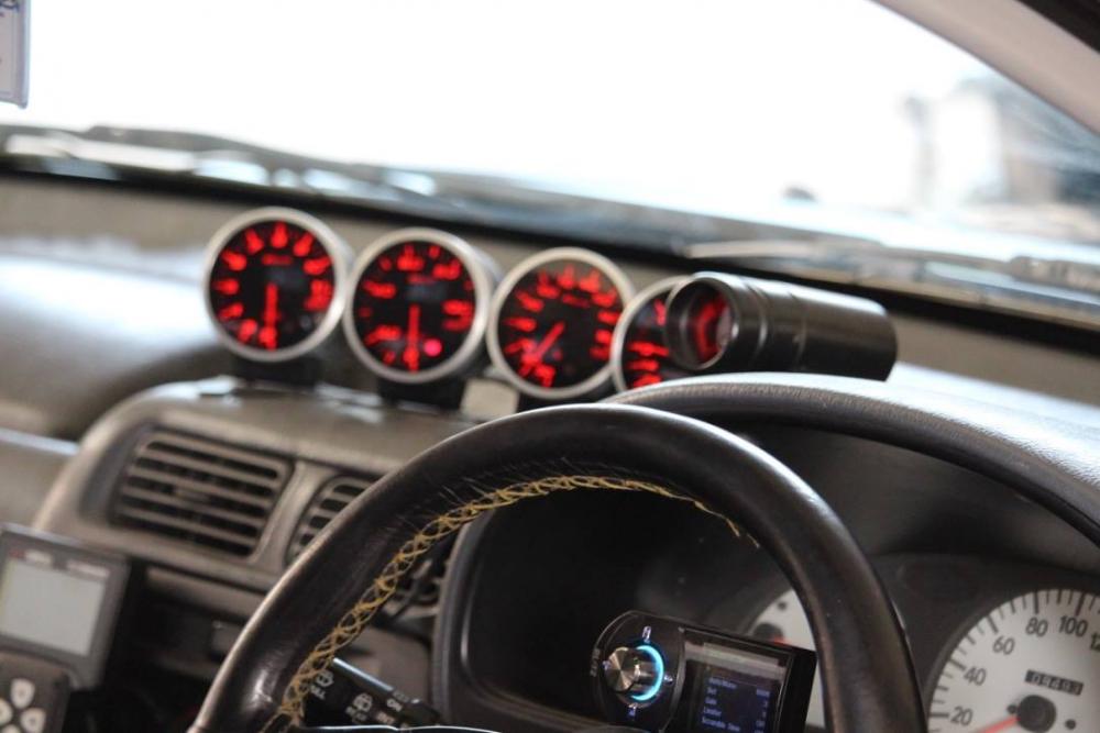 Gauge cluster Defi.jpg
